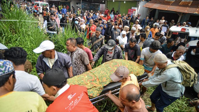 Korban Banjir Bandang Sumbar Terus Bertambah, Kini 42 Orang