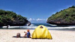 Camping di pantai