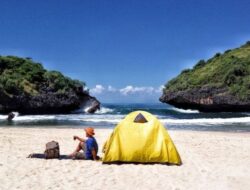 Ini Alat Yang Sangat Penting Dibawa Saat Camping di Pantai