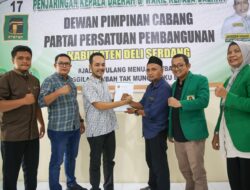 Bacakada dr Asri Ludin Tambunan kembalikan formulir ke DPC PPP Deliserdang