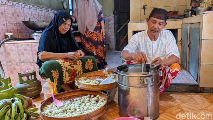 Sehari Nabung 1000 rupiah, penjual cilok di Trenggalek akhirnya bisa naik haji