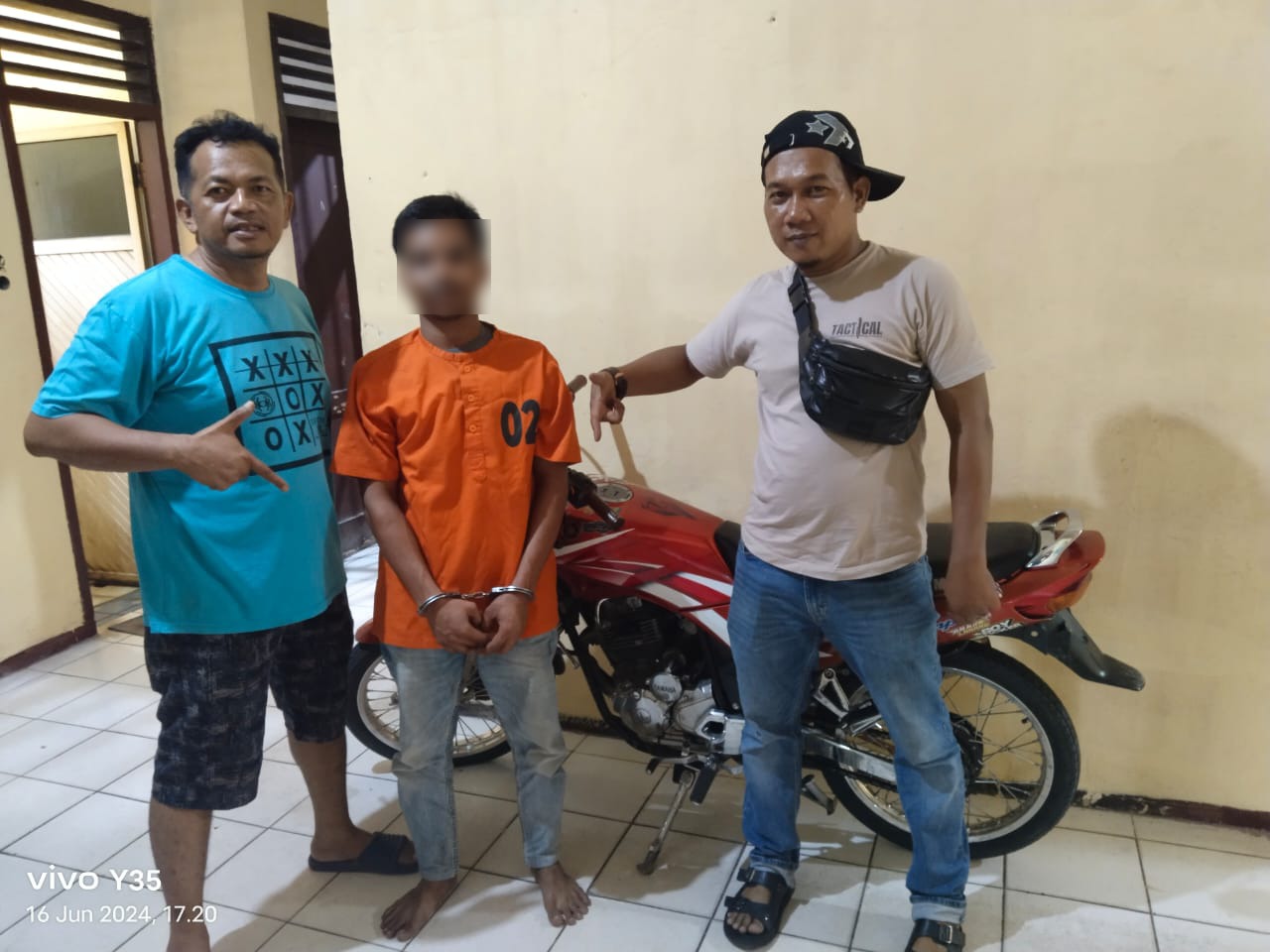 Polisi Tangkap Pelaku Pencurian Sepeda Motor di Warung Desa Pematang Terang