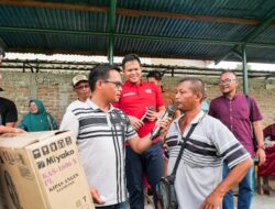 Wakil Bupati Sergai Serahkan Hadiah Lucky Draw, Pedagang dan Suporter Banjir Hadiah