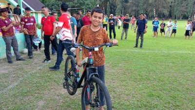 Siswa SMP Menang Sepeda Gunung di Lucky Draw Bupati