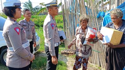 Satlantas Polres Sergai Peduli, Salurkan Sembako ke Warga Kurang Mampu