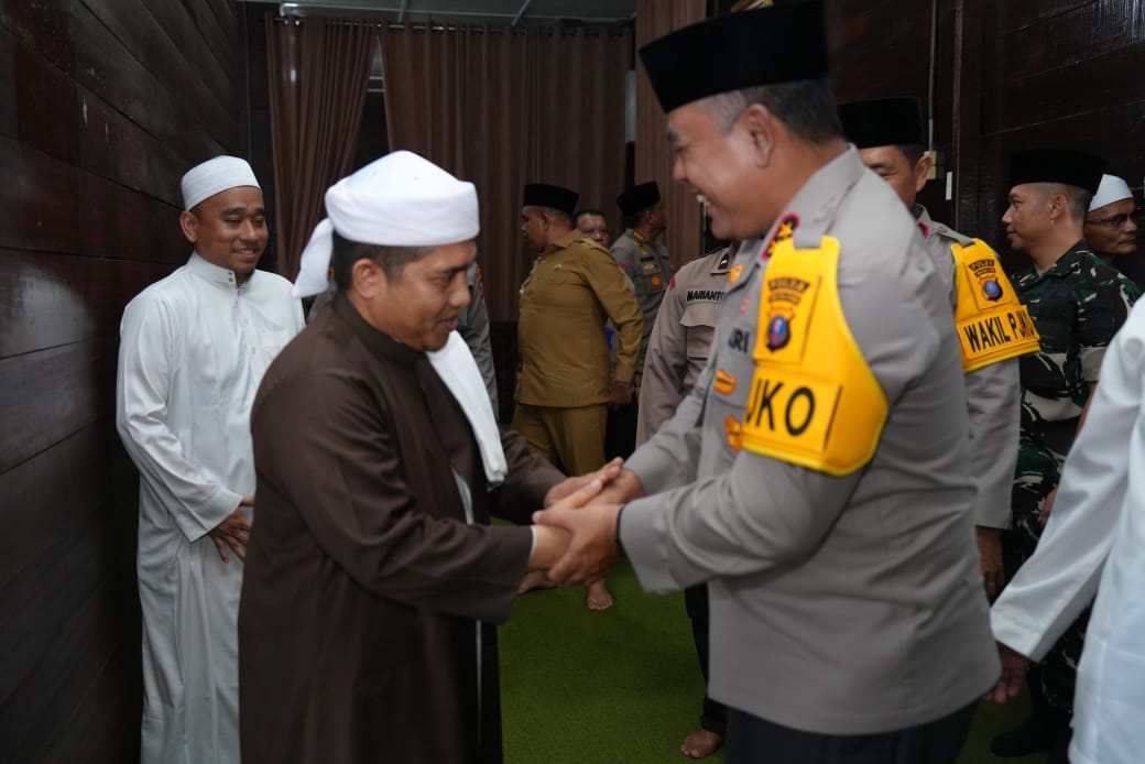 Kapolda Sumut Jalin Silaturahmi dengan Tuan Guru Besilam, Minta Doa untuk Pilkada Damai