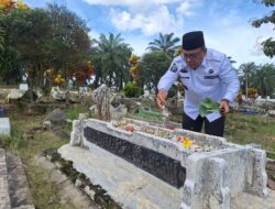 Pjs. Bupati Sergai Ziarah ke Makam Orang Tua Jelang Akhir Jabatan