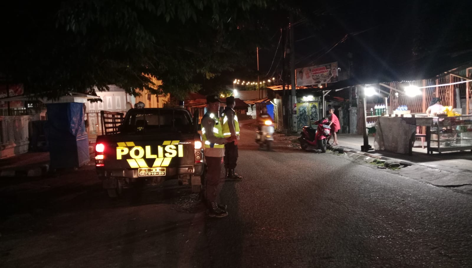 Tingkatkan Keamanan, Polsek Padang Hulu Lakukan Patroli Malam