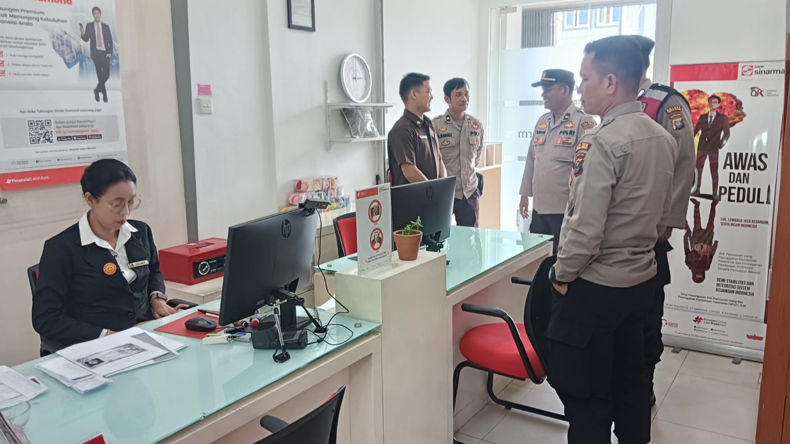 Sat Binmas Polres Tebing Tinggi Sambangi Bank Sinar Mas Guna Tingkatkan Keamanan