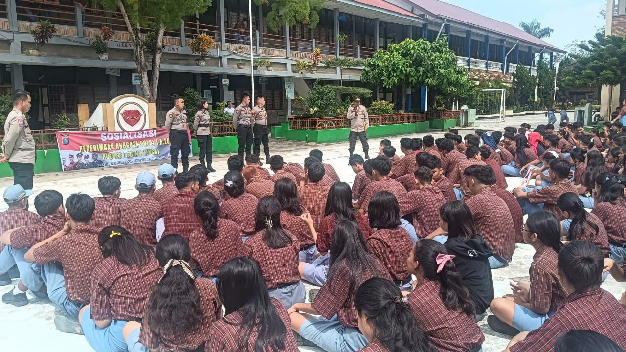 Polres Tebing Tinggi Sosialisasi Penerimaan Polri di SMA Katolik Cinta Kasih