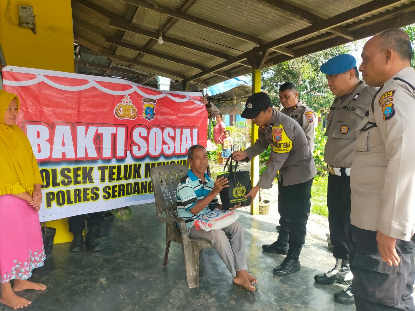 Polsek Teluk Mengkudu Bantu Warga langsung Penderita Penyakit di Bulan Ramadan