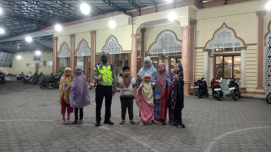 Polres Tebing Tinggi Beri Pengamanan Sholat Tarawih di Sejumlah Masjid