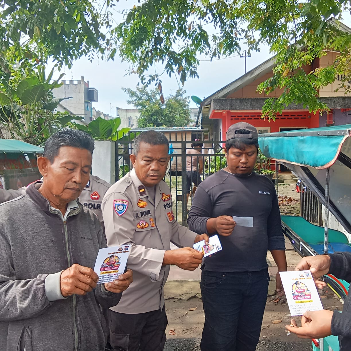 Polres Tebing Tinggi Sosialisasi Hot Line Mudik Polri 110, Bagikan Brosur ke Masyarakat