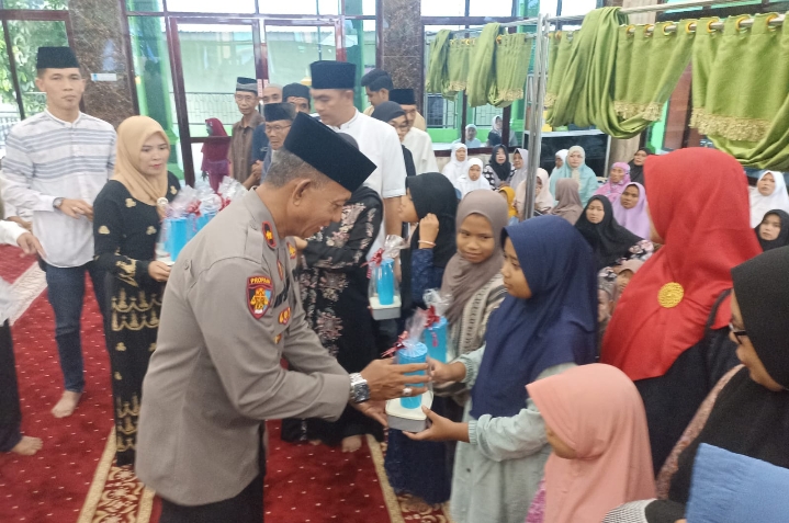 Di Masjid Jalan Karya, Wakapolres Tebing Tinggi Ikuti Safari Ramadhan dan Buka Puasa Bersama