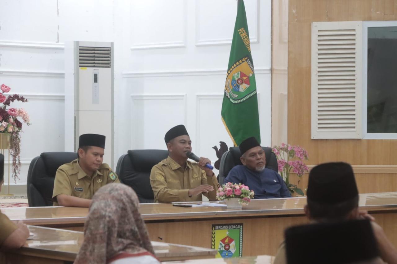 Bupati Sergai Lepas 5 Tim Safari Ramadan dan Pimpin Tim I Kunjungi Desa Gudang Garam